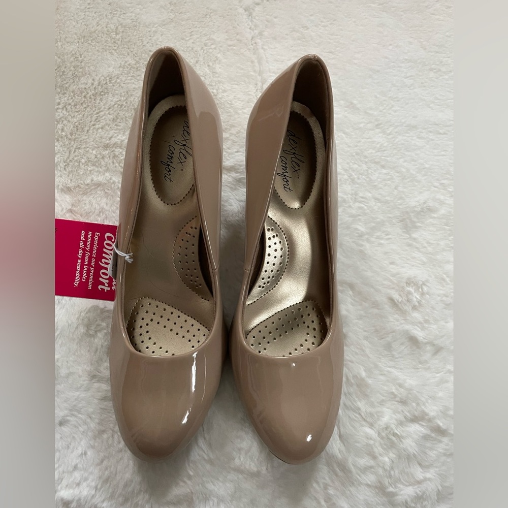 DexFlex Nude Pumps